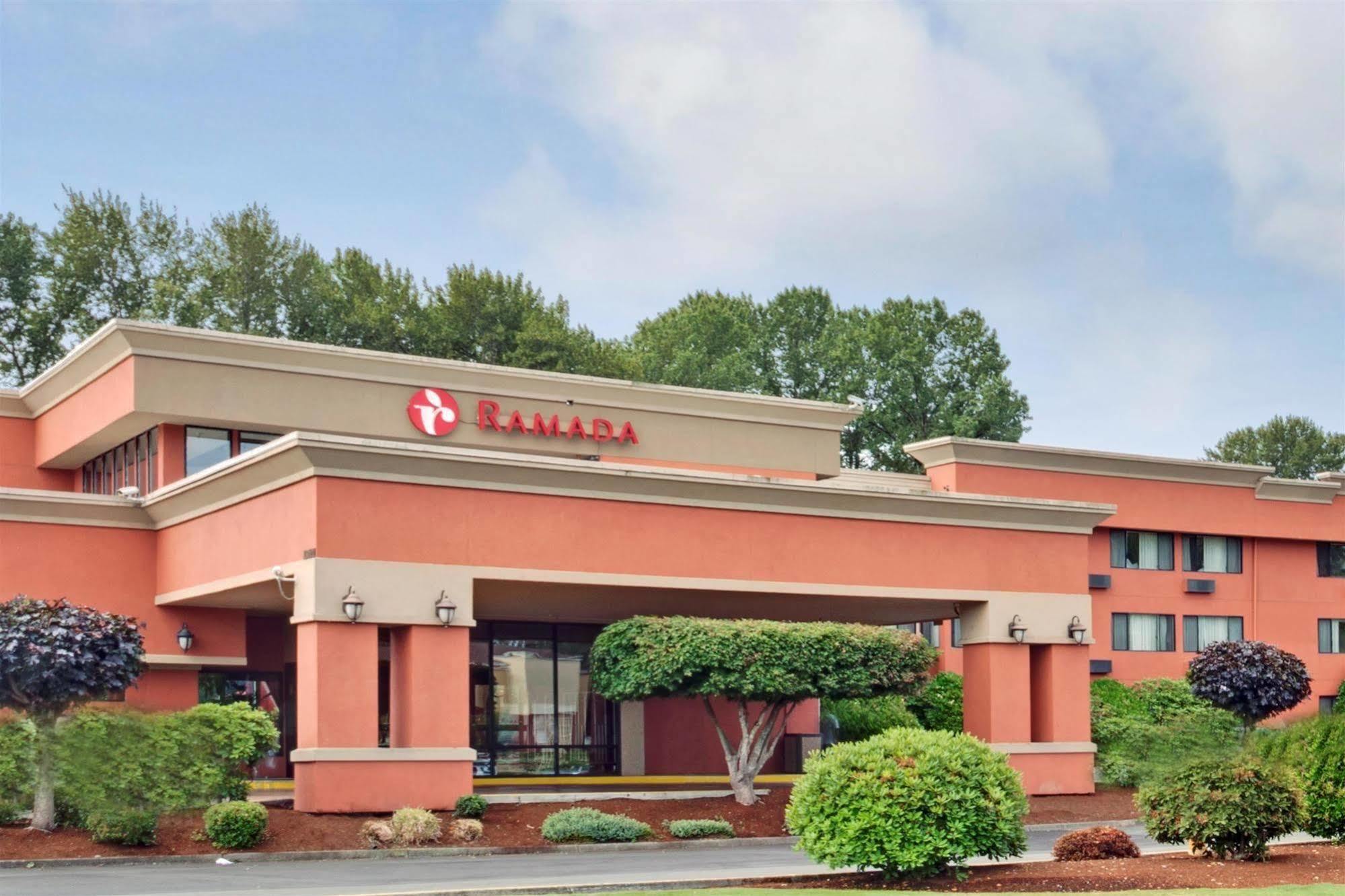 מלון Ramada By Wyndham Tukwila Southcenter מראה חיצוני תמונה