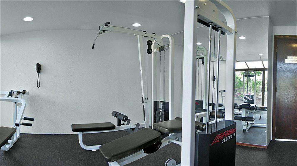 מלון Ramada By Wyndham Tukwila Southcenter מראה חיצוני תמונה